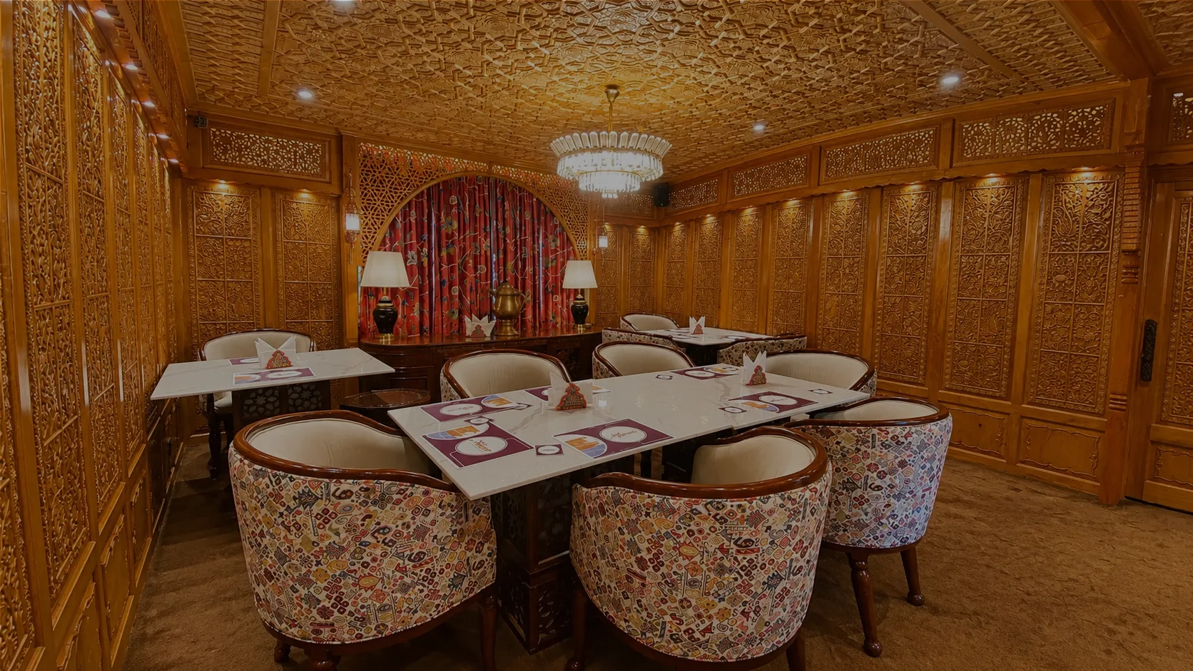 Dal Lake houseboat booking - luxury room view Srinagar