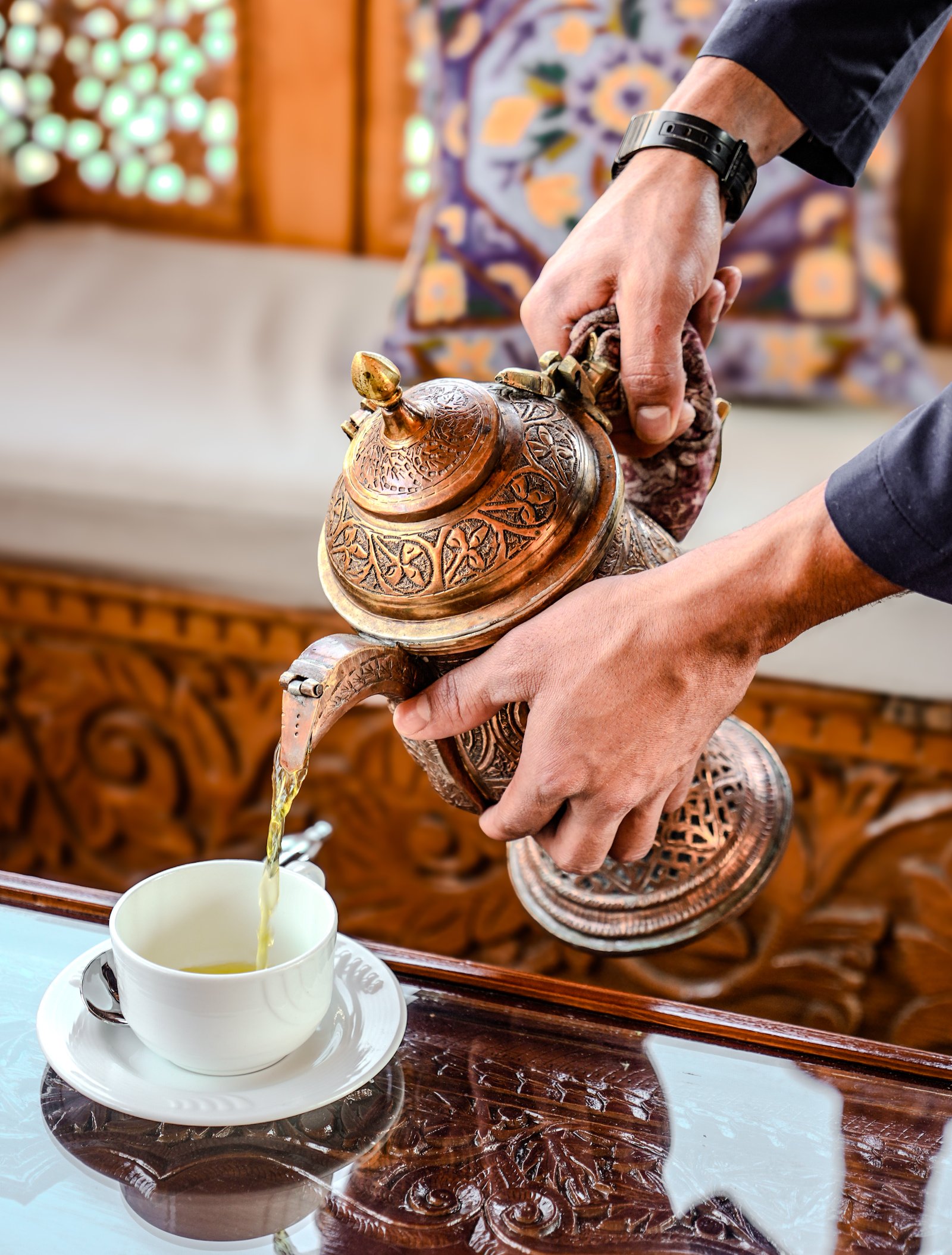 Staff serving fresh meal at Suroor luxury houseboat Srinagar